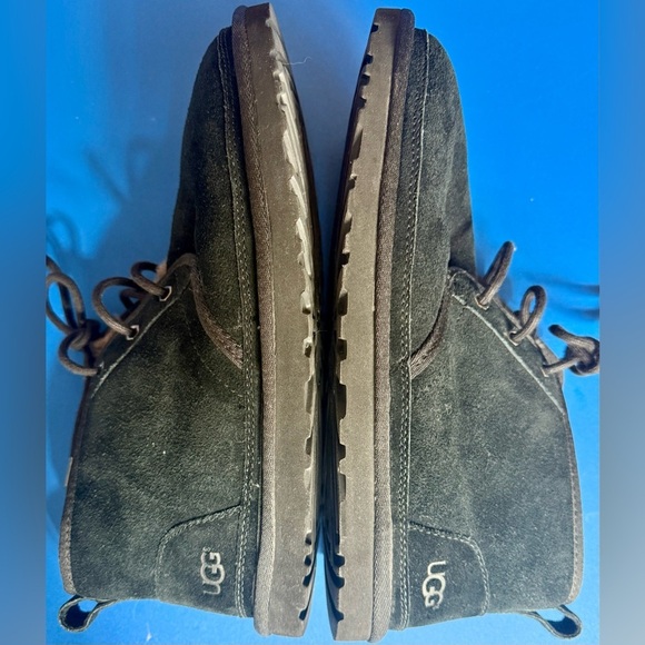 EUC ? UGG Neumel Chukka Boots Men’s 12 Black Suede Shearling Lined main image 6